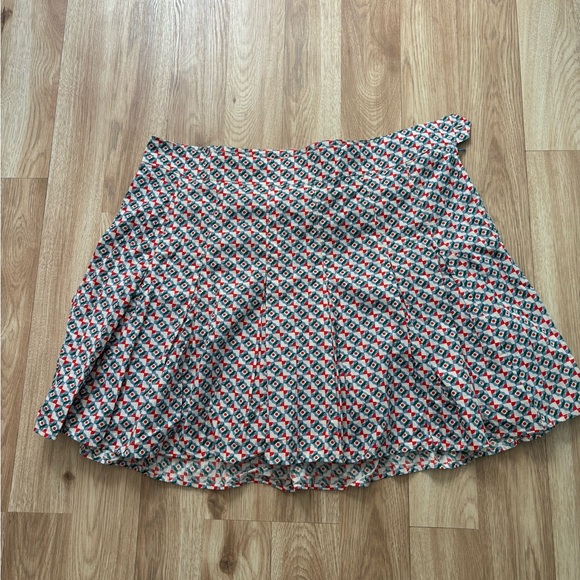 Maeve Dresses & Skirts - Maeve dimensional skirt in a flattering shape.